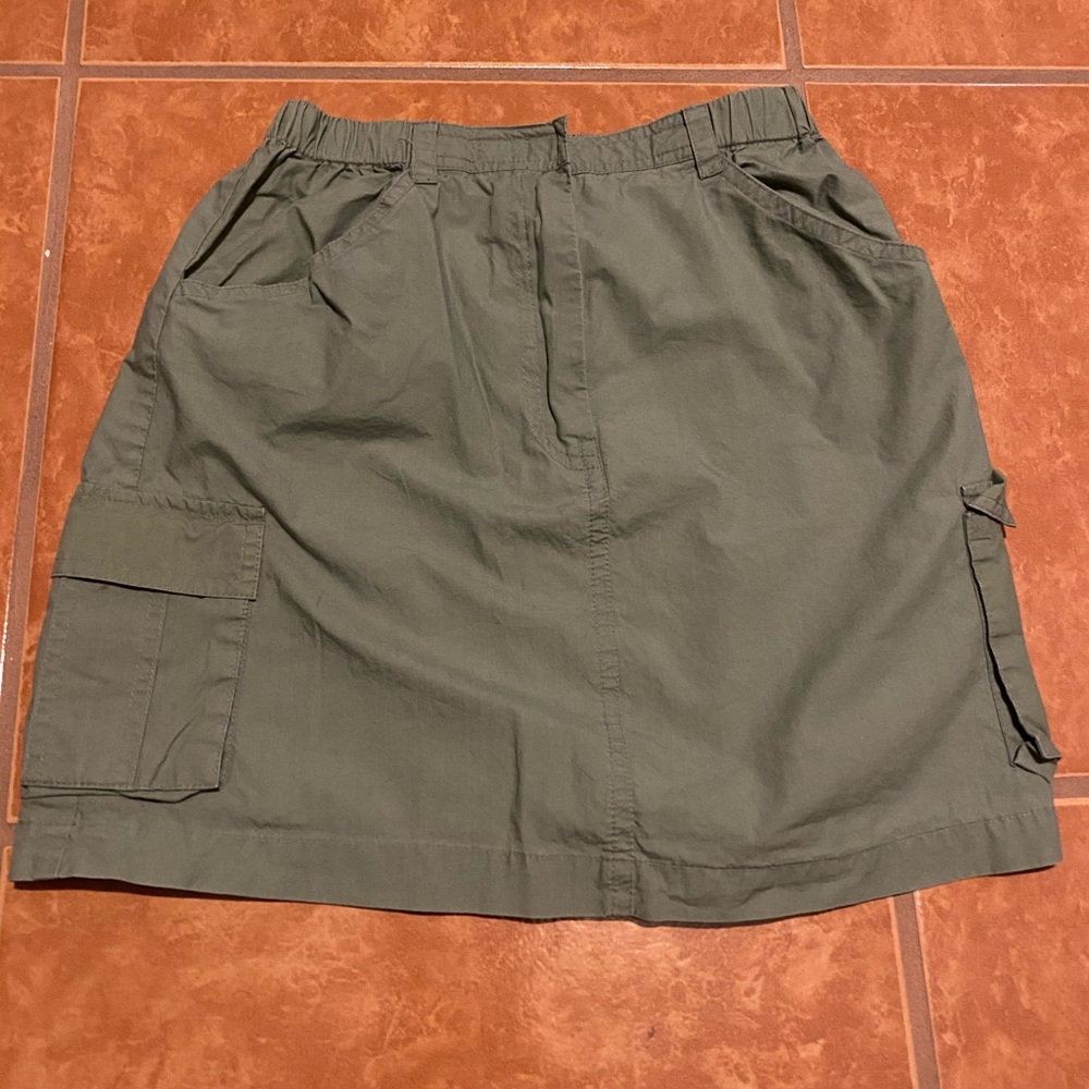 100% cotton olive girl skirt 💚